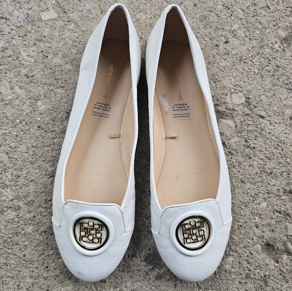 Liz Claiborne White Flats Size 9M